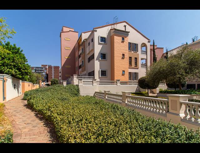 3 BEDROOM APARTMENT TO LET IN BEDFORD GARDENS